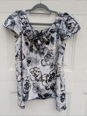 Sere Nade Women's Black & White Floral Ruffle Sleeve Blouse Size large